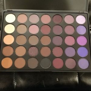 Eyeshadow palette